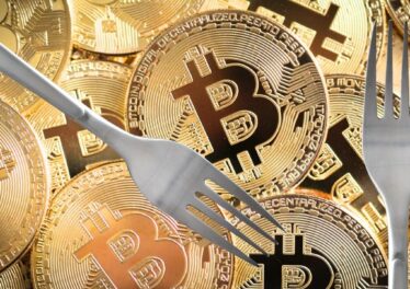 Bitcoin กำลังจะมีการ Fork เกิดขึ้น 2 ครั้ง ในเดือนหน้า อะไรคือสิ่งที่นักลงทุนต้องรู้ ?