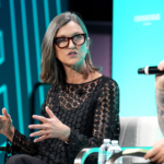 Cathie Wood เตือนเหรียญ OpenUSD ของ Ripple อาจสู้ USDT และ USDC ไม่ไหว