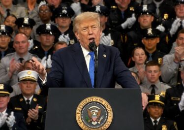 Trump ประกาศเตรียมยึดช่องแคบฮอร์มุซเป็น “ดินแดนของสหรัฐฯ” ในเร็ว ๆ นี้