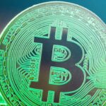 ราคา Bitcoin พุ่งทะยานแตะ $64,500 ฉุดตลาดคริปโตเขียวยกแผง สวนทางหุ้นสหรัฐฯ