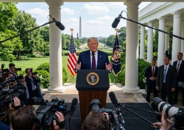 Trump หยุดบุกอิหร่าน หลังหลายชาติในตะวันออกกลางร้องขอให้เจรจาแลกเปิดช่องแคบ Hormuz