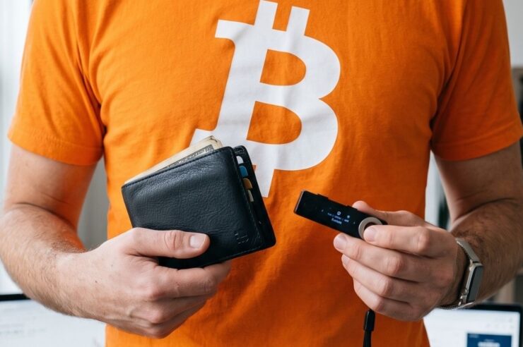 เทียบชัดๆ! ฝากคริปโทฯ ไว้บน Exchange หรือเก็บเอง อันไหนปลอดภัยกว่า?