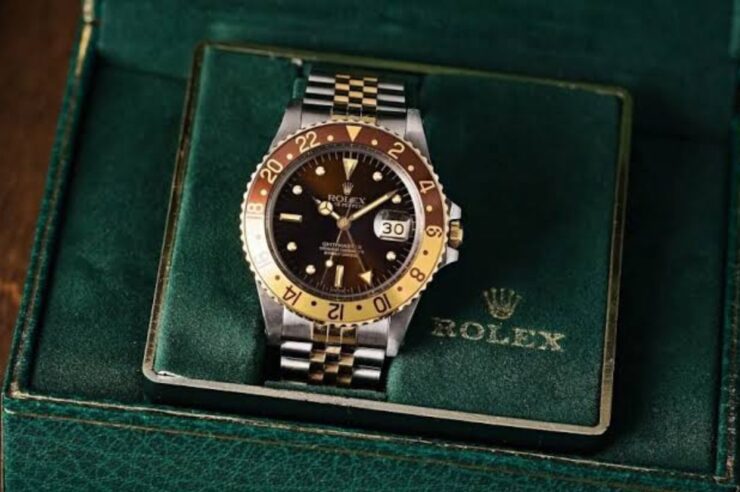 สแกมคริปโตแนวใหม่ ตำรวจรวบ 2 หนุ่มหัวหมอใช้ Stablecoin ปลอมหลอกซื้อ Rolex ของแท้
