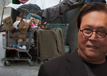 พ่อรวยสอนลูกเตือน ถ้าไม่อยากเป็นคนไร้บ้านเหมือนคนนับล้านให้เริ่มซื้อ Bitcoin ตั้งแต่วันนี้