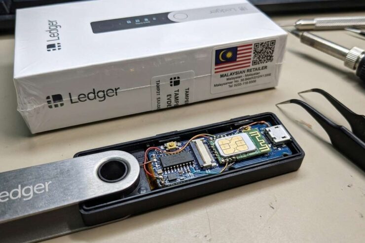 อดีต CEO ของ Mt. Gox พบโมดูลต้องสงสัยใน Ledger จากมาเลเซีย ซ่อนชิปสอดแนมแม้ซีลกล่องปิดสนิท