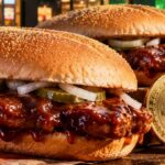 อินดิเคเตอร์ในตำนาน McDonald’s ประกาศขายเมนู McRib อีกครั้ง นักเทรดลุ้นคริปโทฯฟื้น 