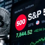S&P 500 และ Nasdaq พุ่งทำจุดสูงสุดใหม่ สวนทาง Bitcoin สะดุด เกิดอะไรขึ้นกับตลาดคริปโทฯ